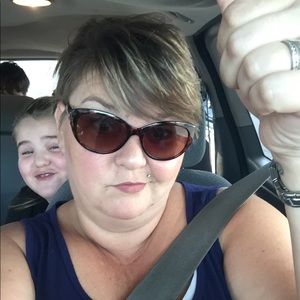 Meet your Posher, Carla